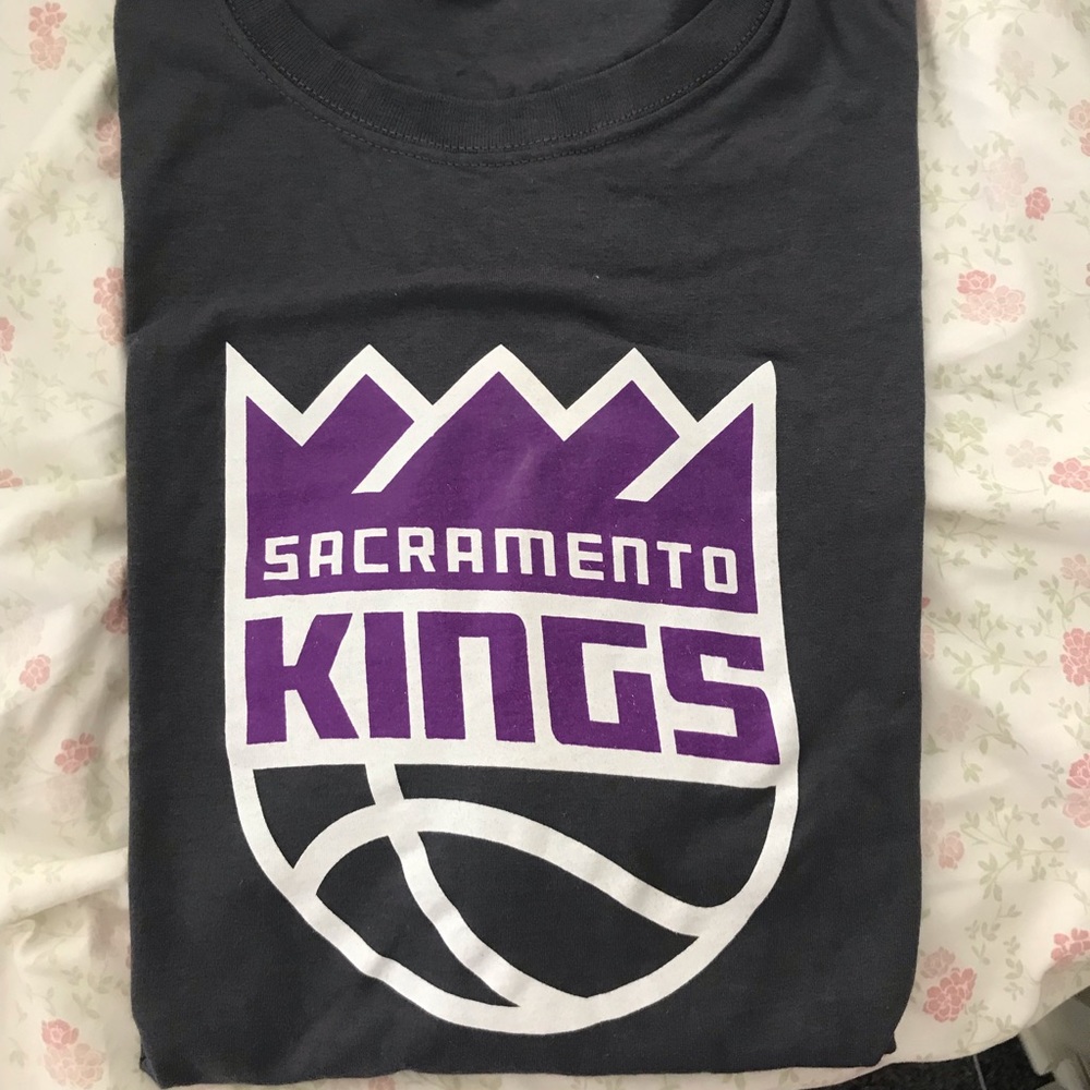🔴3 for $10! Sacramento Kings Shirt
